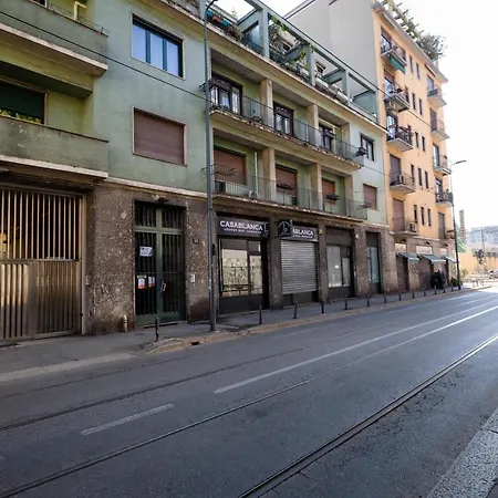 Ampio Loft Di Design In Piazza Firenze Milano