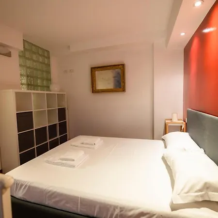 Lägenhet Ampio Loft Di Design In Piazza Firenze