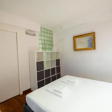 Ampio Loft Di Design In Piazza Firenze * Milano