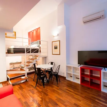 Lägenhet Ampio Loft Di Design In Piazza Firenze